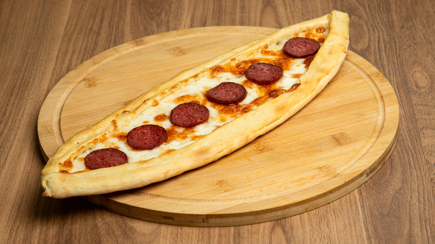 Sucuklu Pide